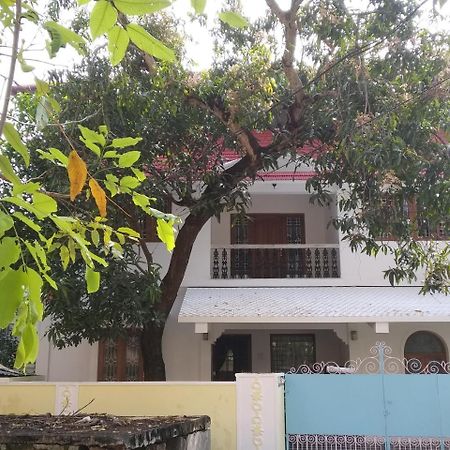 Casa Feliz Bed & Breakfast Fort Kochi Exterior photo