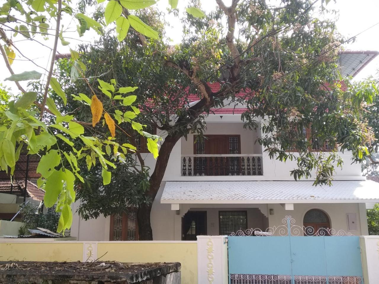Casa Feliz Bed & Breakfast Fort Kochi Exterior photo